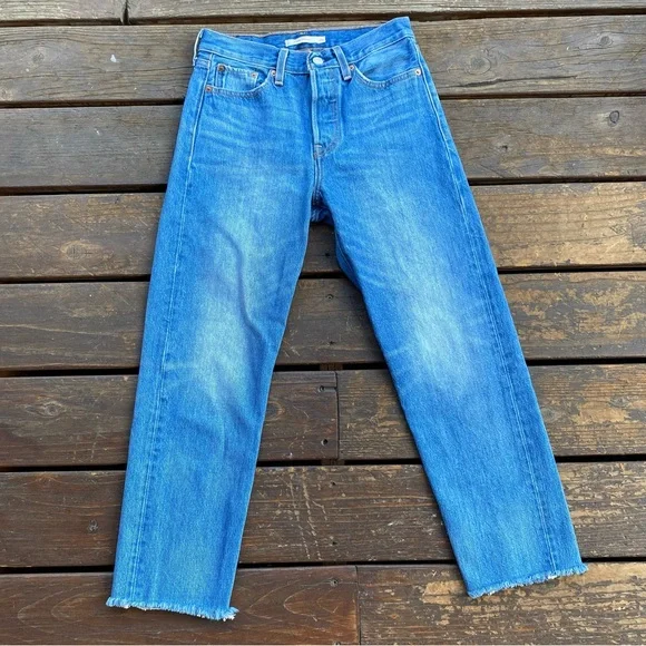 Levi’s wedgie straight cut off raw hem jeans - Picture 1 of 5